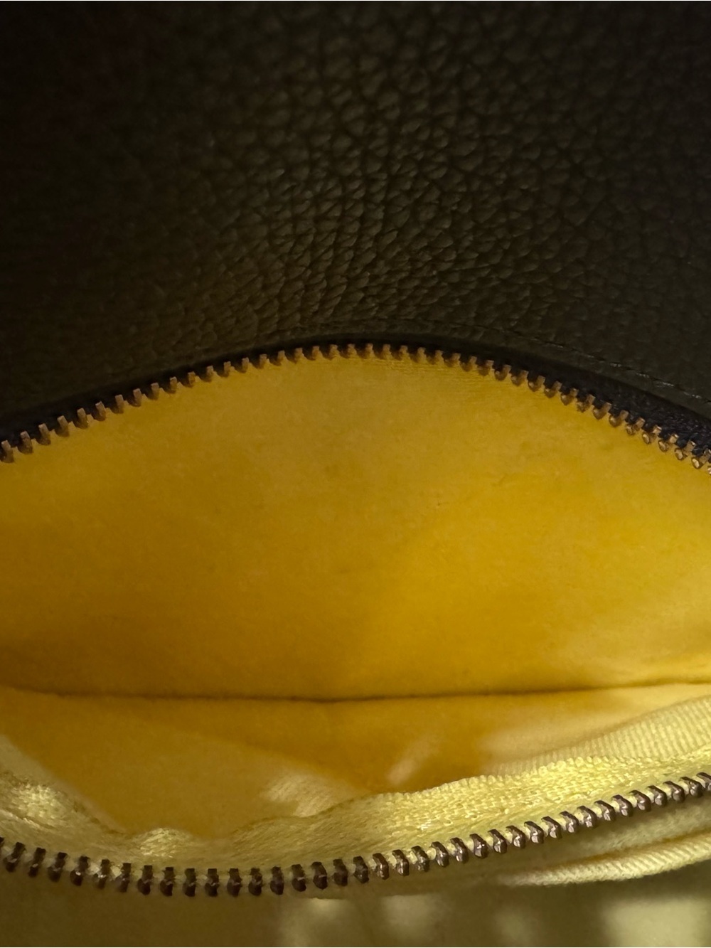 Marc Jacobs Olive Green Pebbled Leather Tote with Logo - Picture 9 of 10